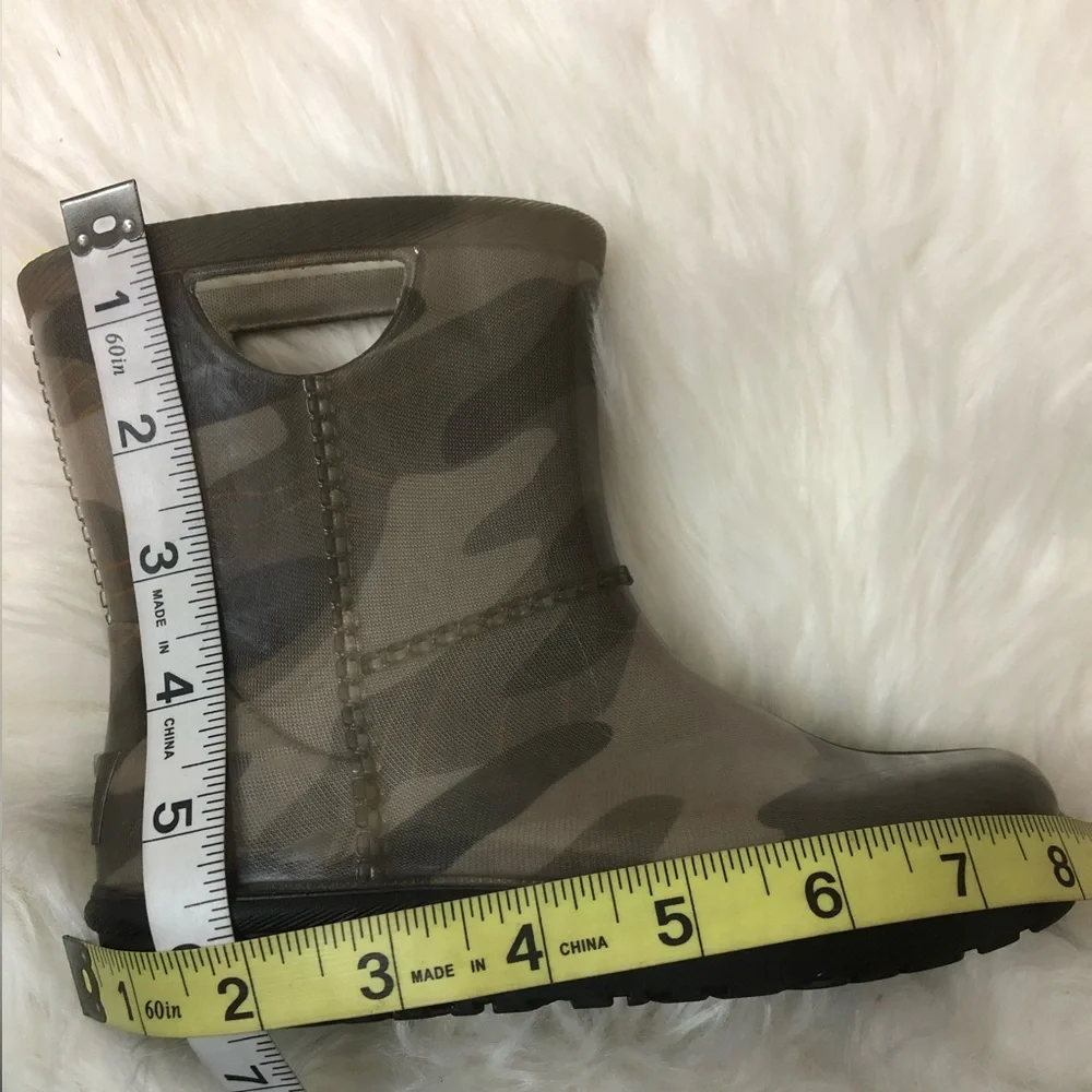 UGG Camuflaje Rain Boots Sz 11